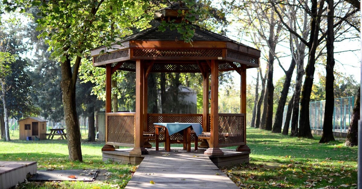 What's the Difference Between a Pergola, Gazebo, and a Pavilion?