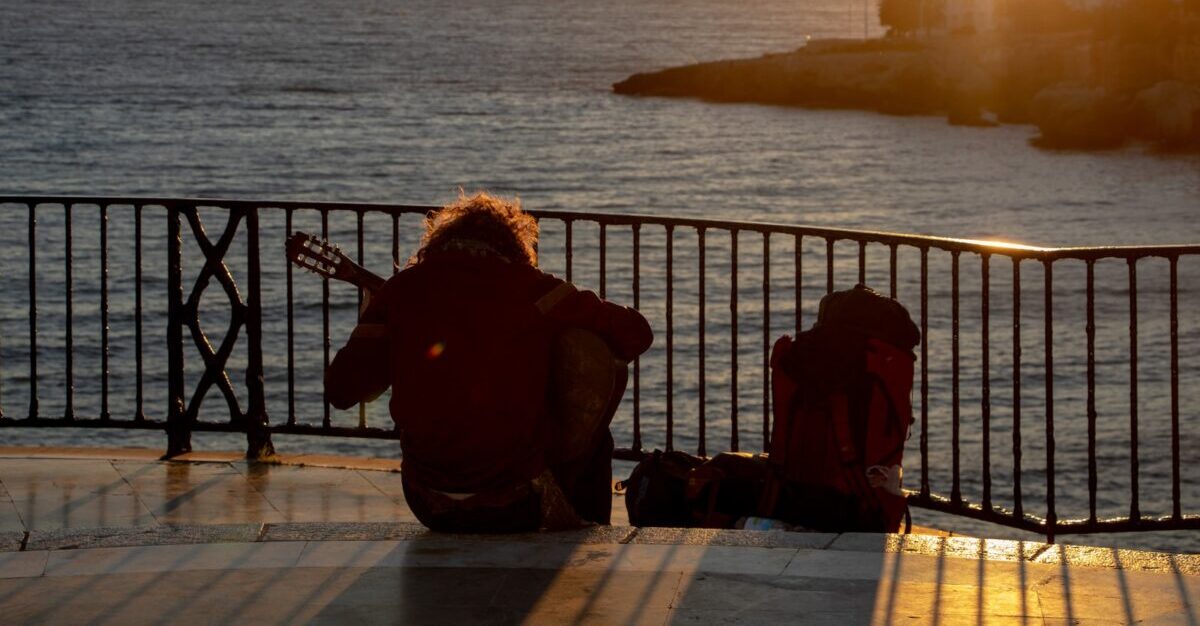 What's the Difference Between a Balcony and a Terrace?