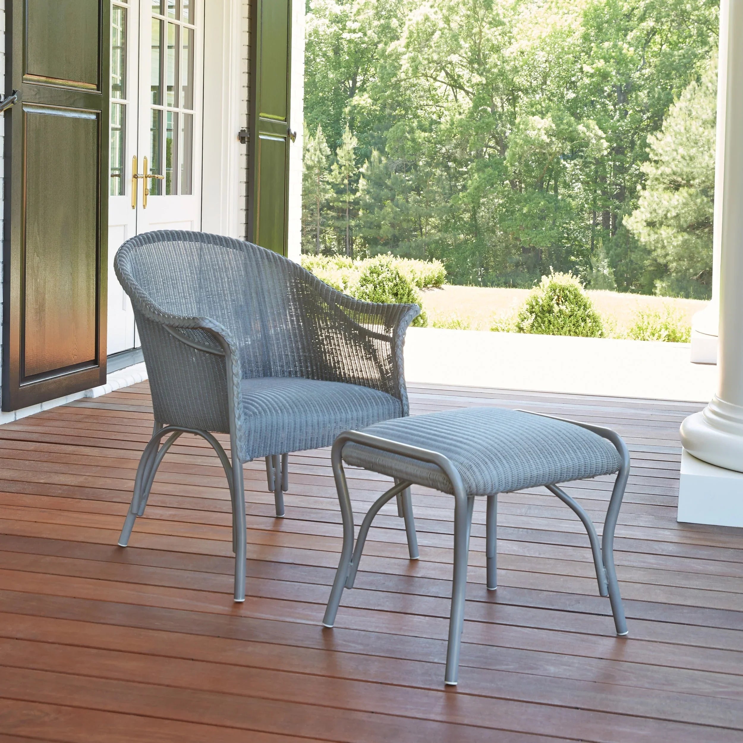 Lloyd Flanders All Seasons Lounge Chair with Padded Seat