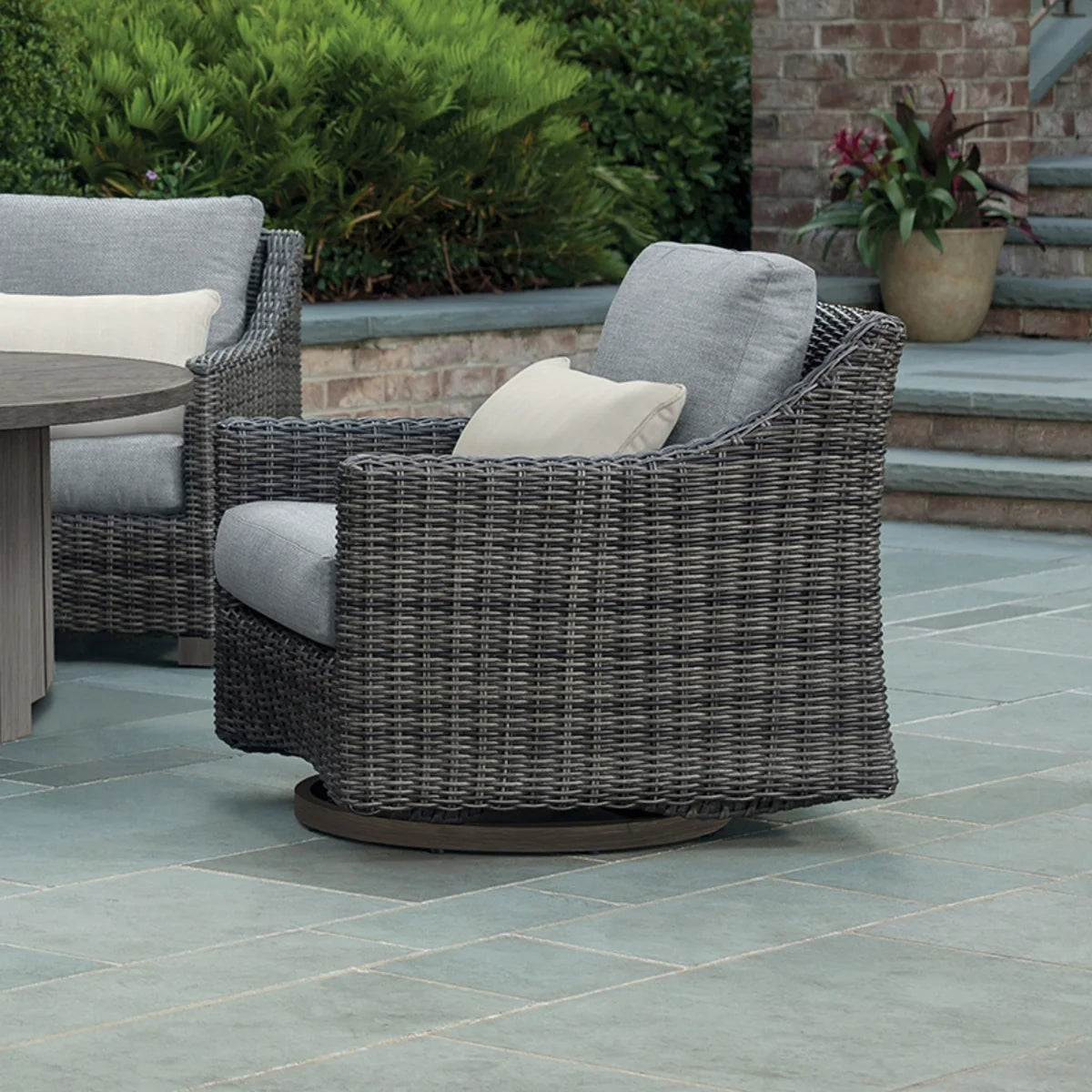 Avallon Swivel Glider Club Chair