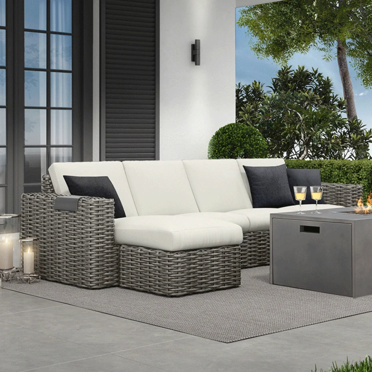 Mia Ottoman