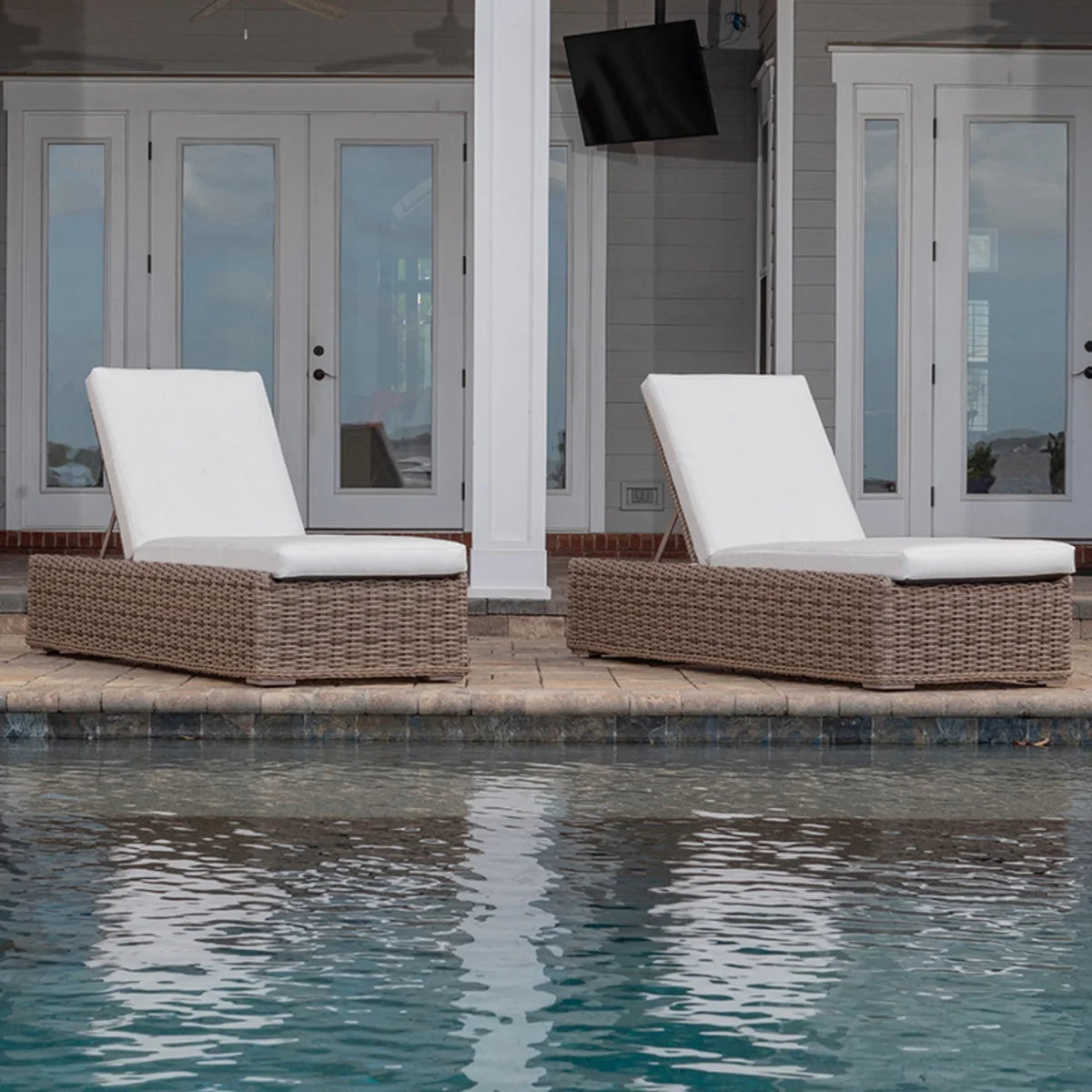 Laurent Chaise Lounge