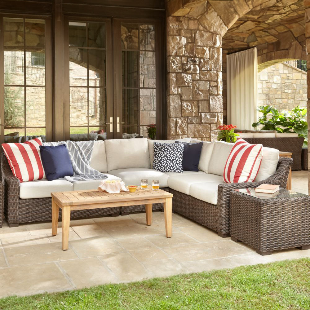 Lloyd Flanders Mesa Cushioned Corner Section