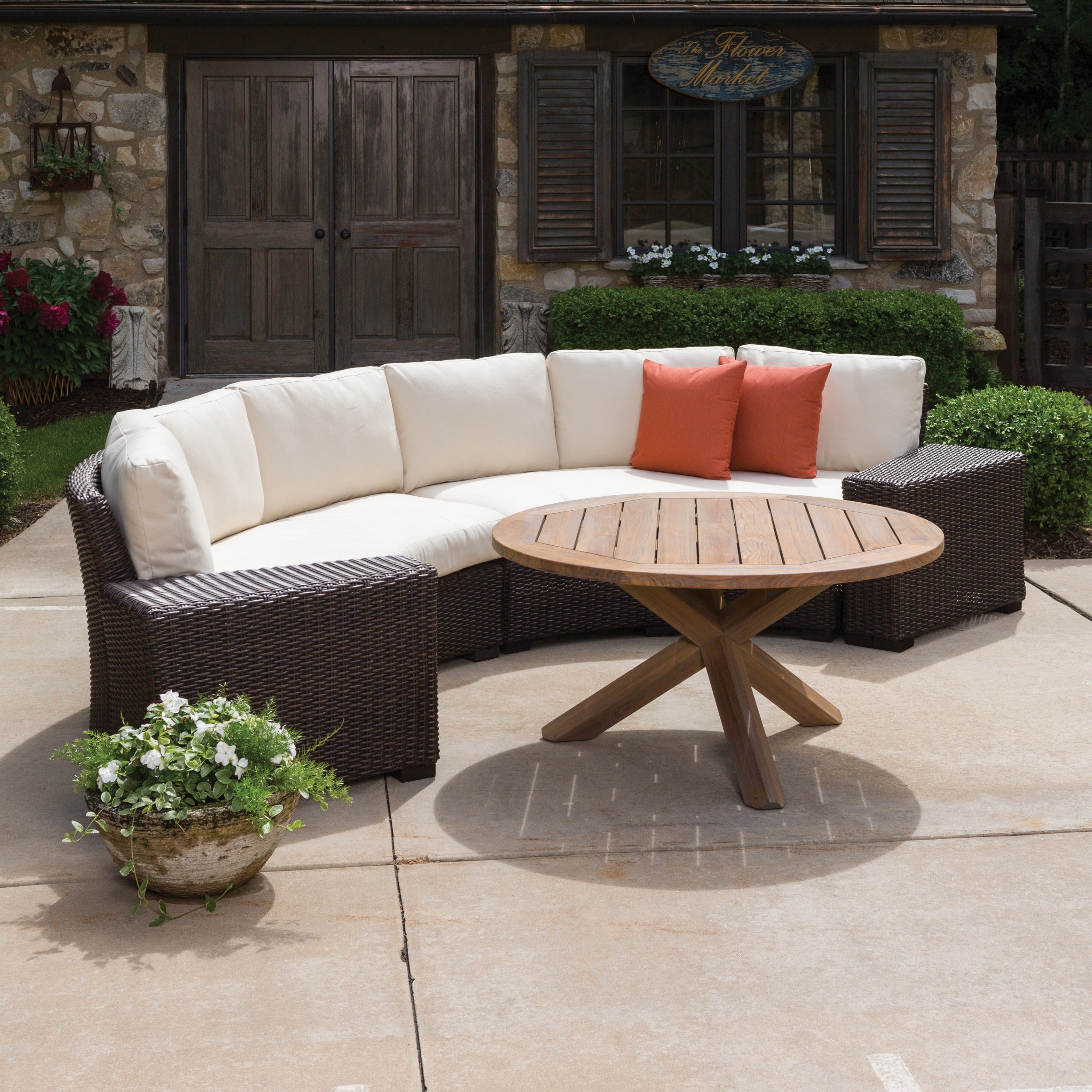 Lloyd Flanders Mesa Cushioned Curved Sofa Section