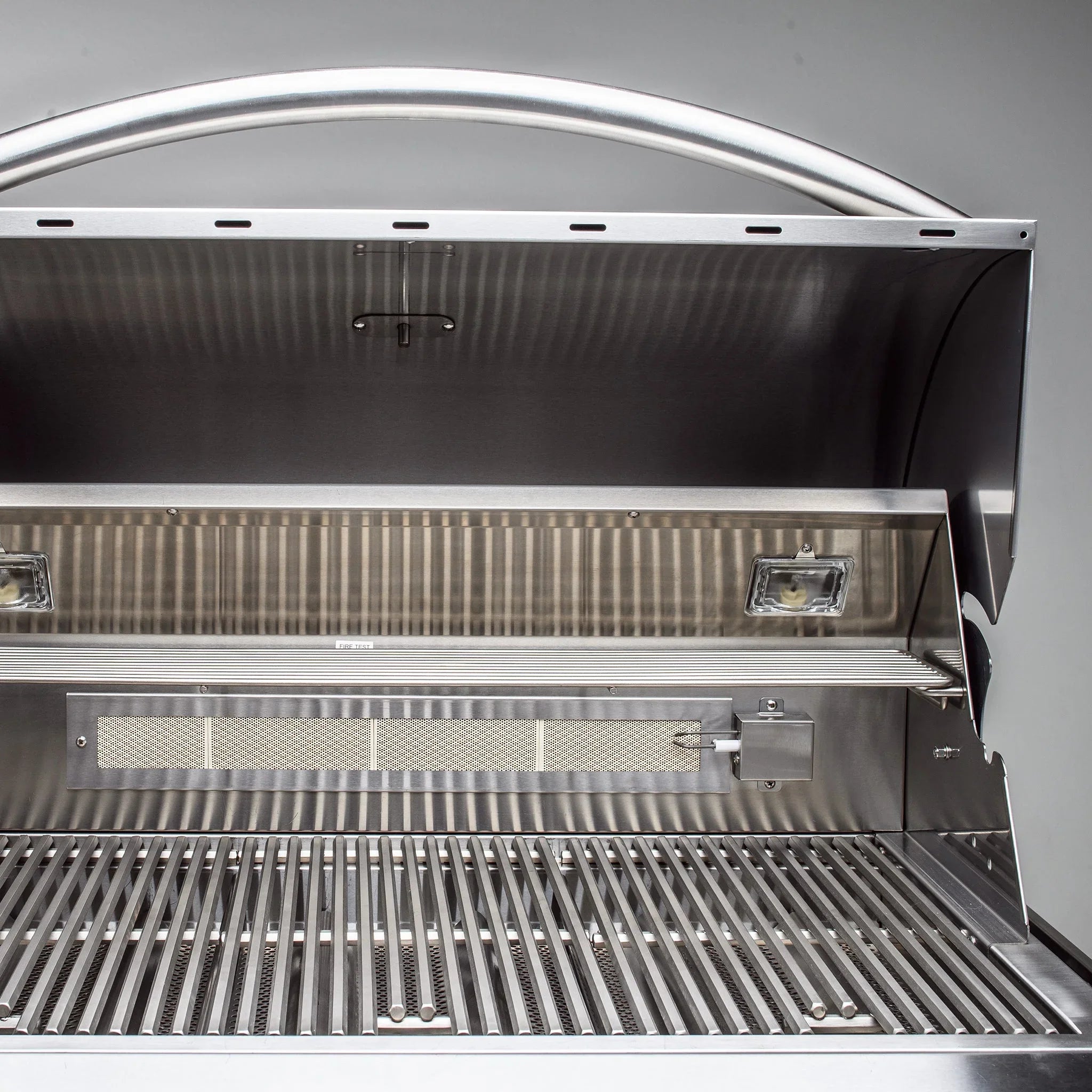 Professional 34" Stainless Steel 3-Burner Built-In Gas Grill