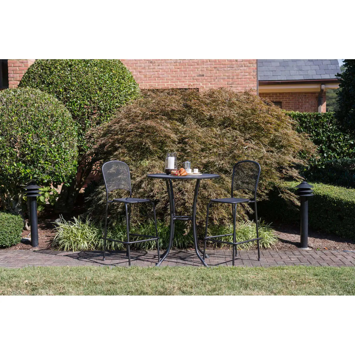 36-inch Round Mesh Bar Table