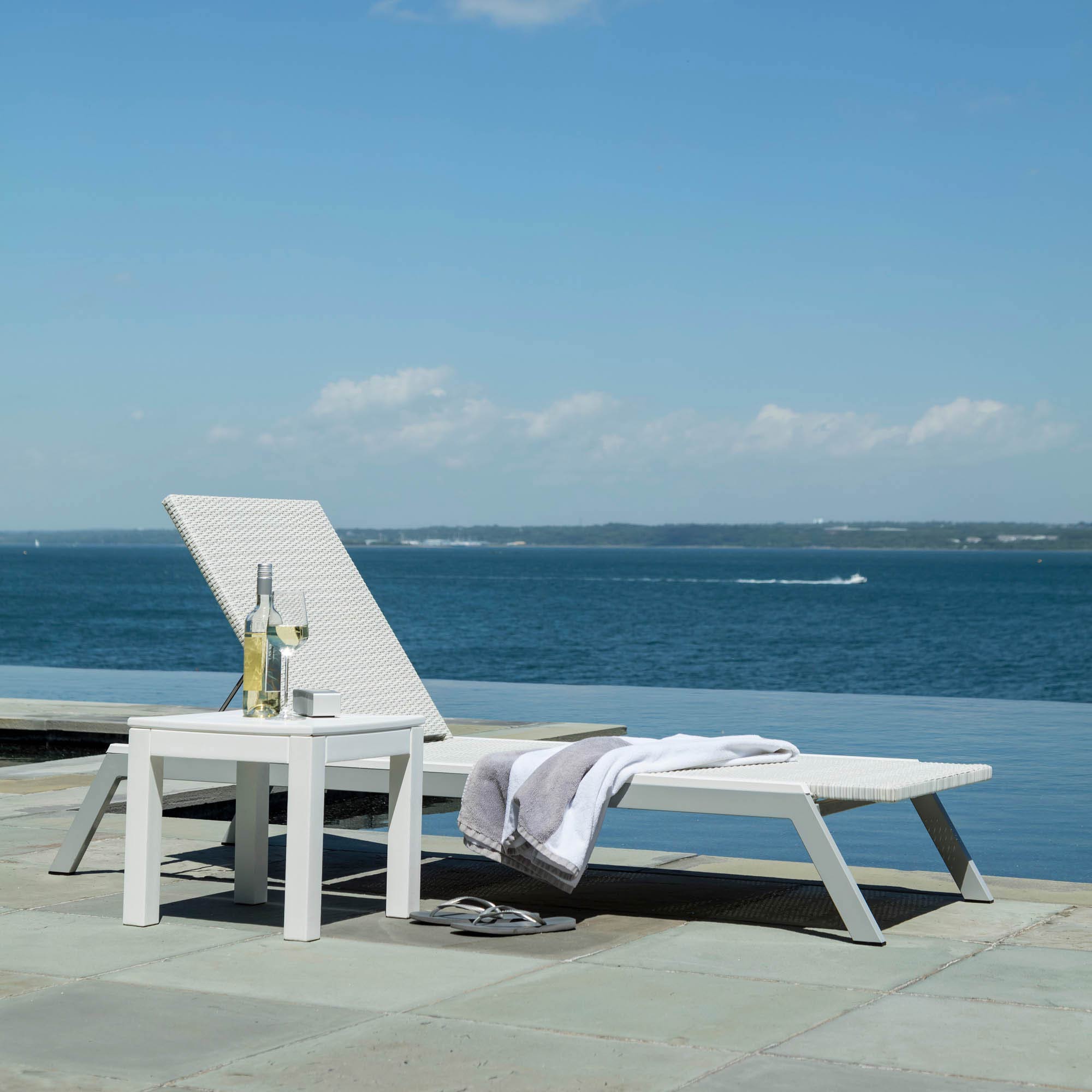 Seaside Casual MAD Chaise Woven