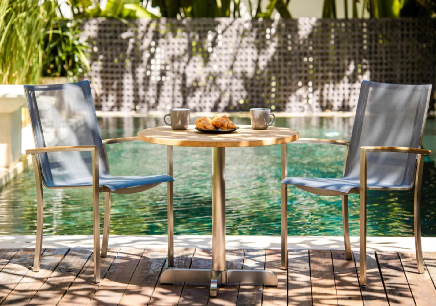 Avanti Round Pedestal Table 30" view 16
