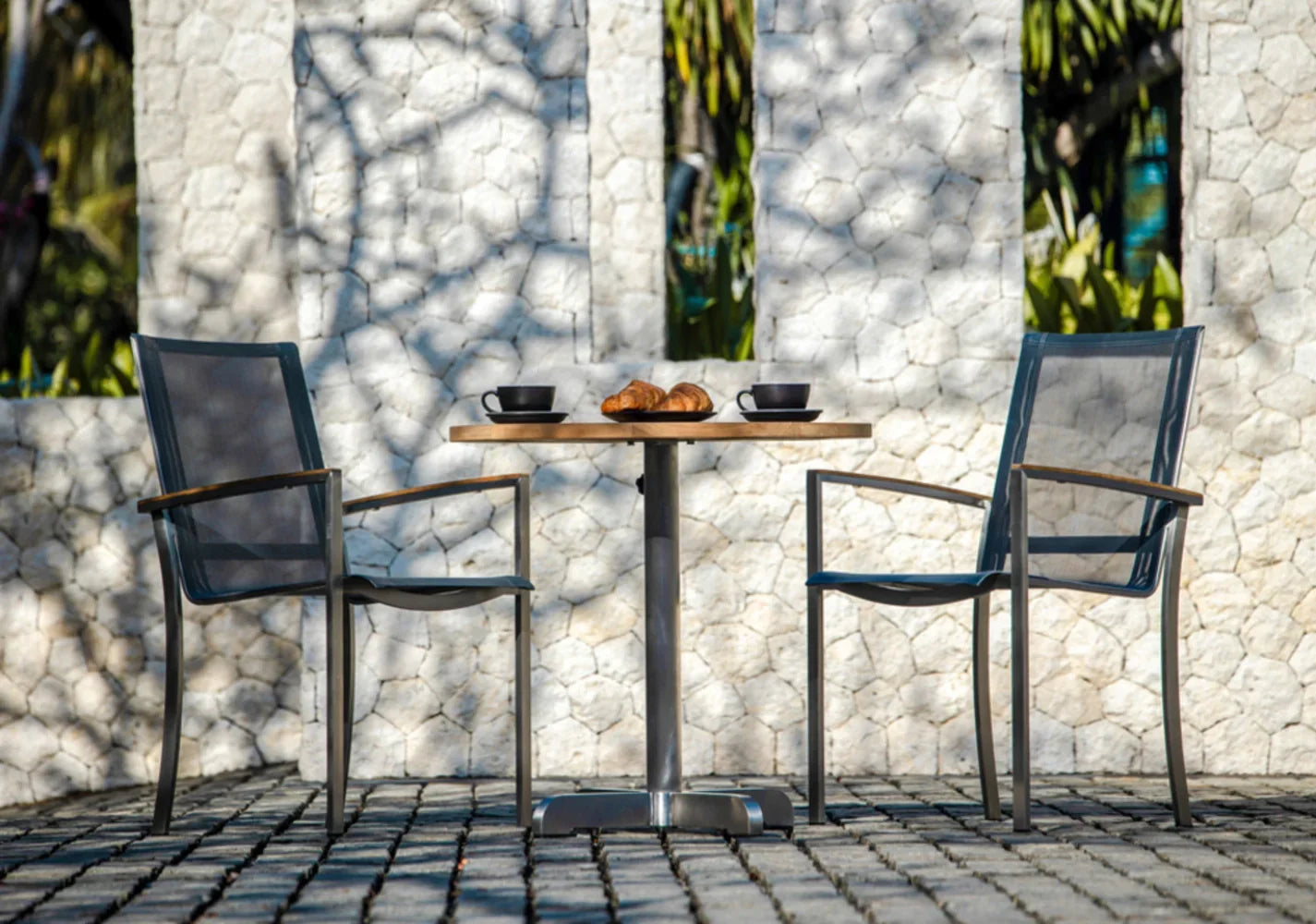 Avanti Round Pedestal Table 30" view 7