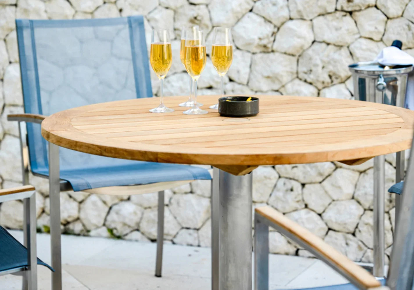 Avanti Round Pedestal Table 40" view 10