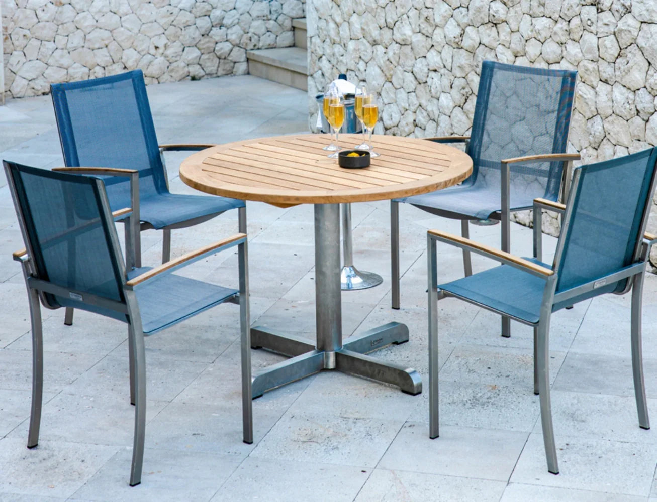 Avanti Round Pedestal Table 40" view 5