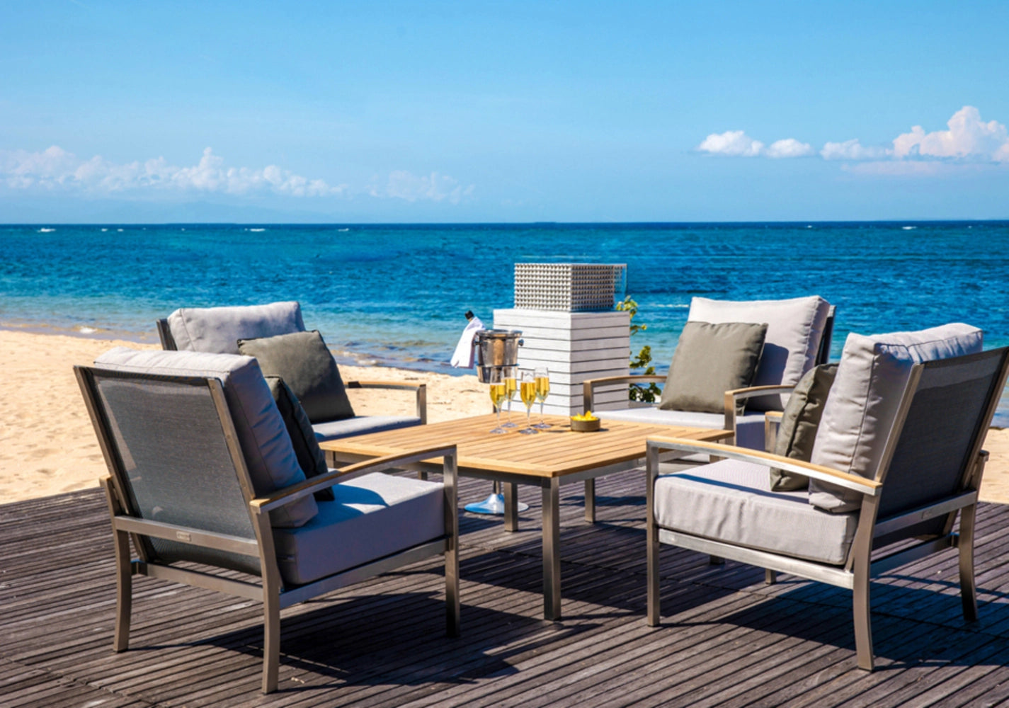Avanti Lounge Chair view 76