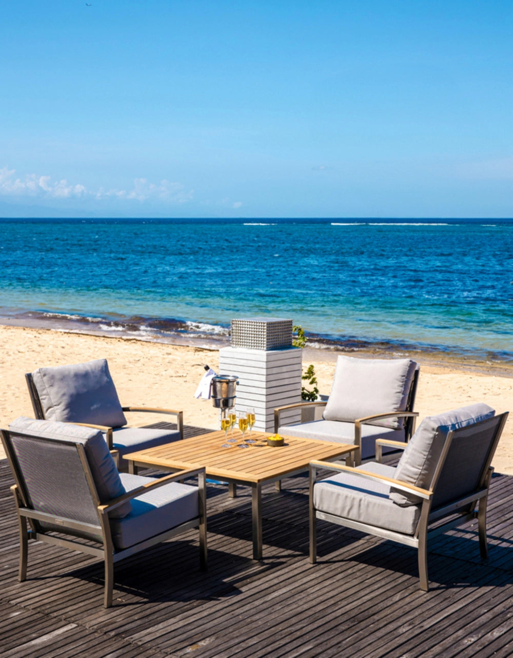 Avanti Lounge Chair view 78