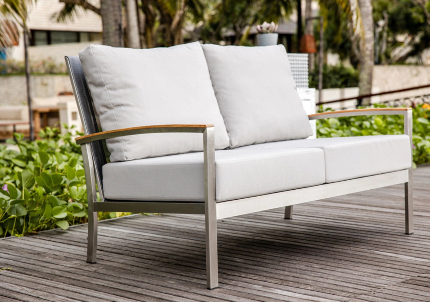 Avanti Loveseat view 16