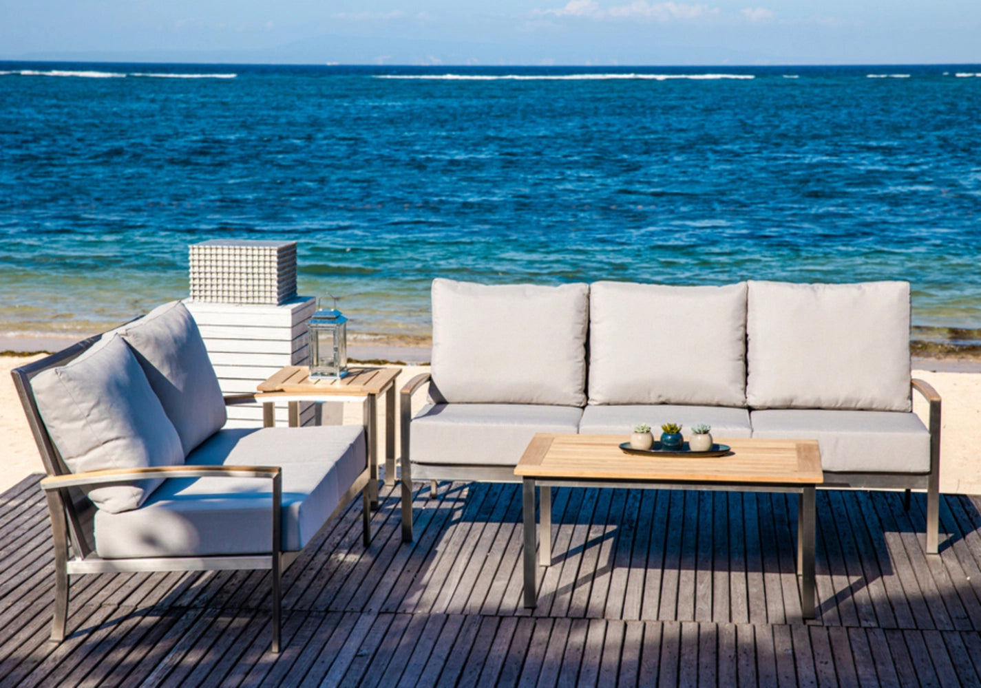 Avanti Loveseat view 38