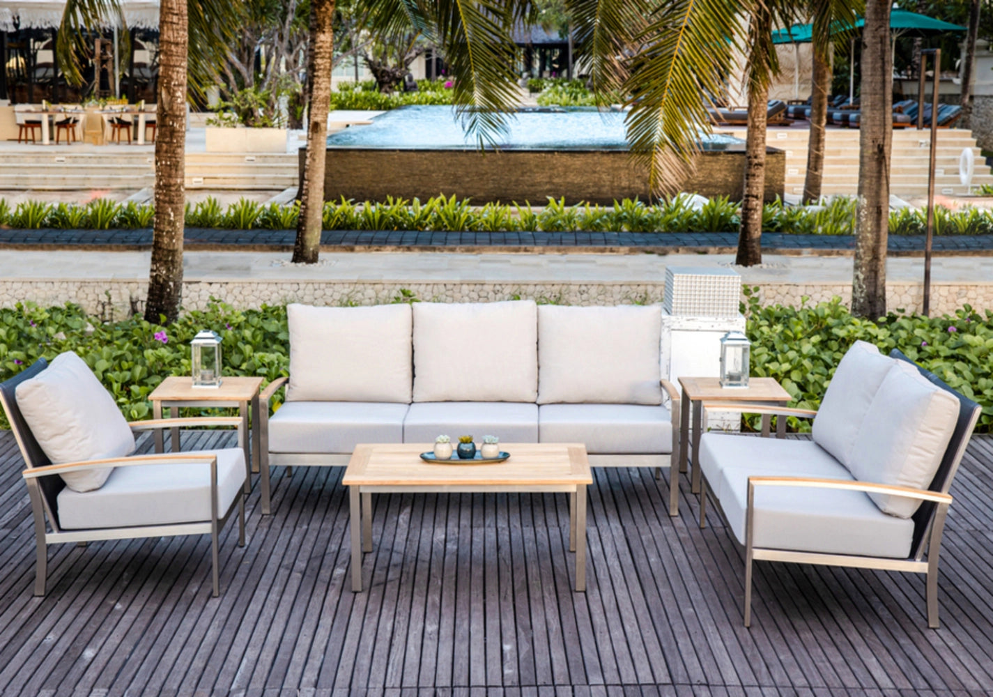 Avanti Loveseat view 43
