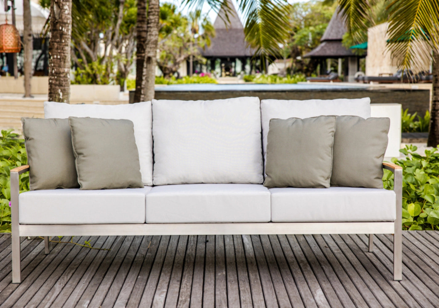 Avanti Sofa view 13