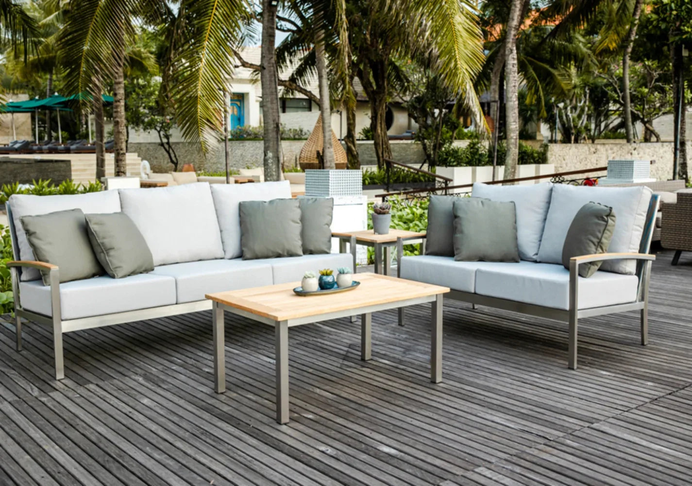 Avanti Sofa view 26