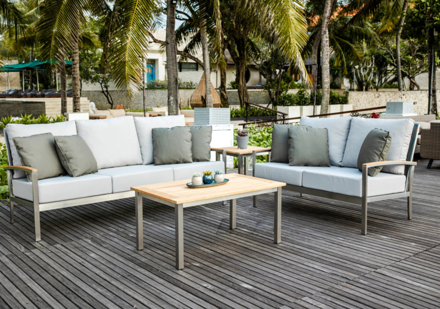 Avanti Sofa view 26