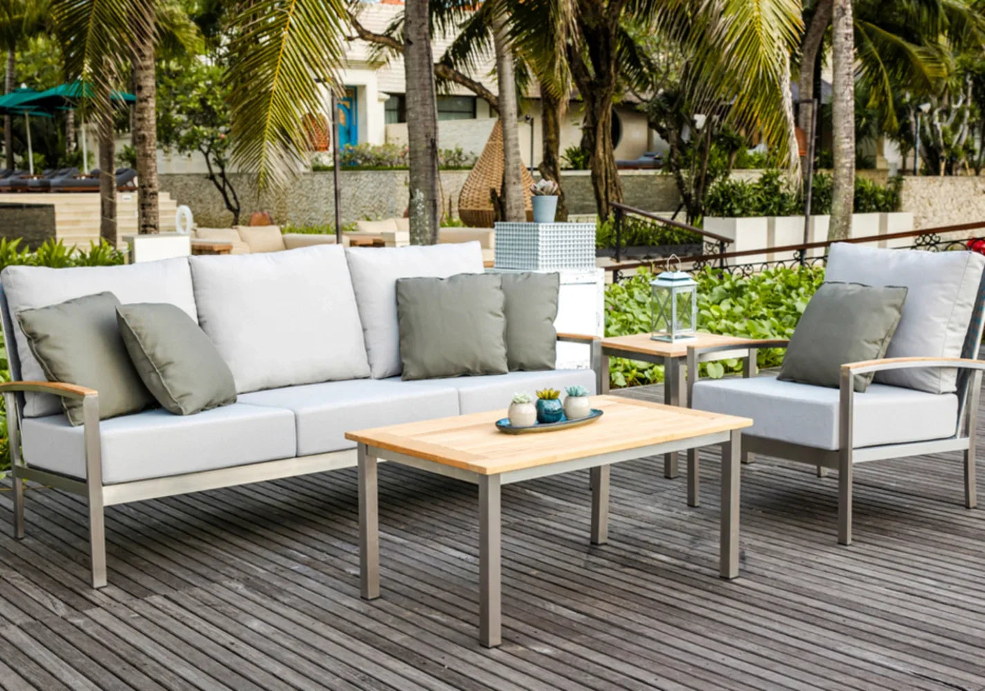 Avanti Sofa view 27