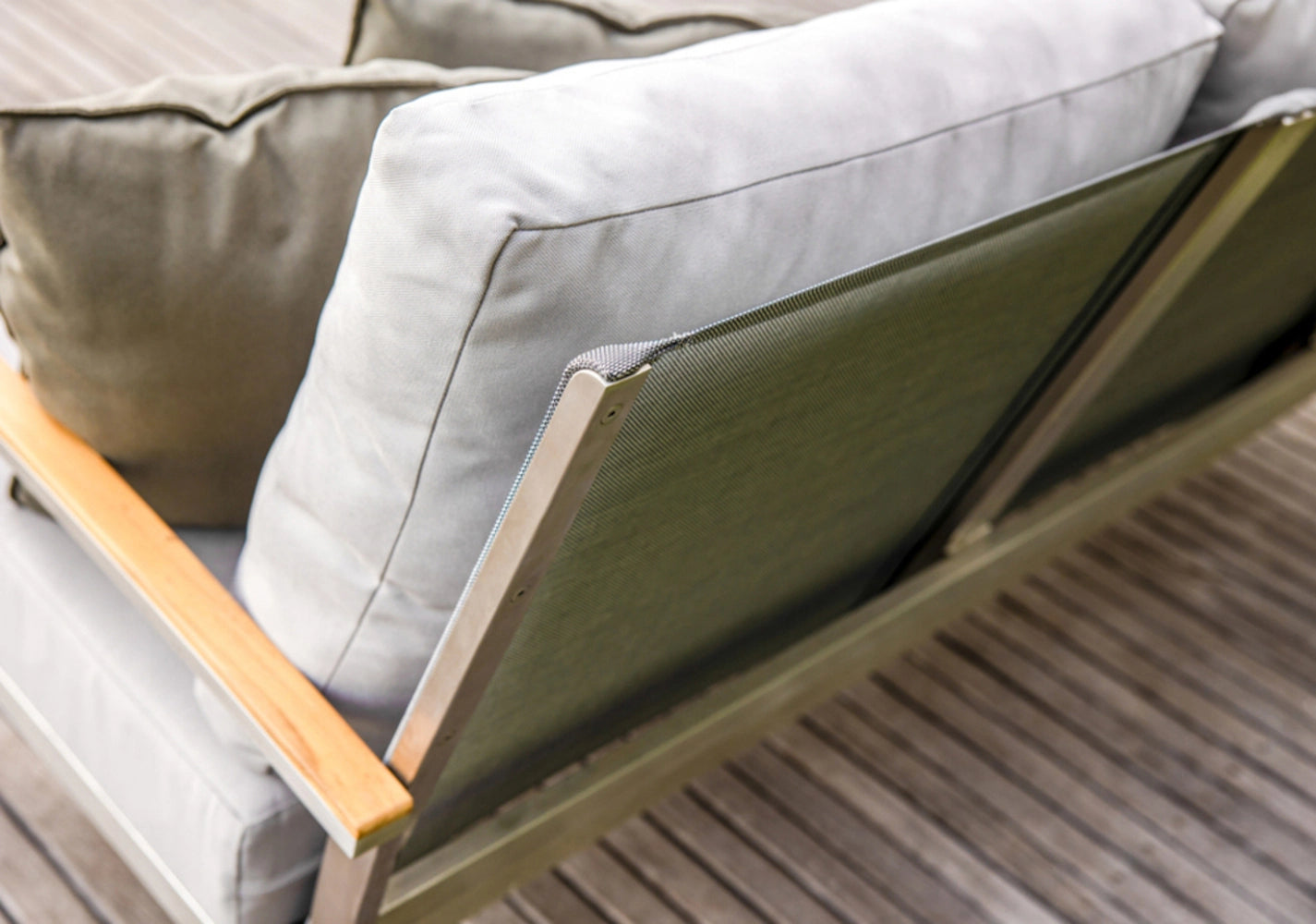 Avanti Sofa view 36