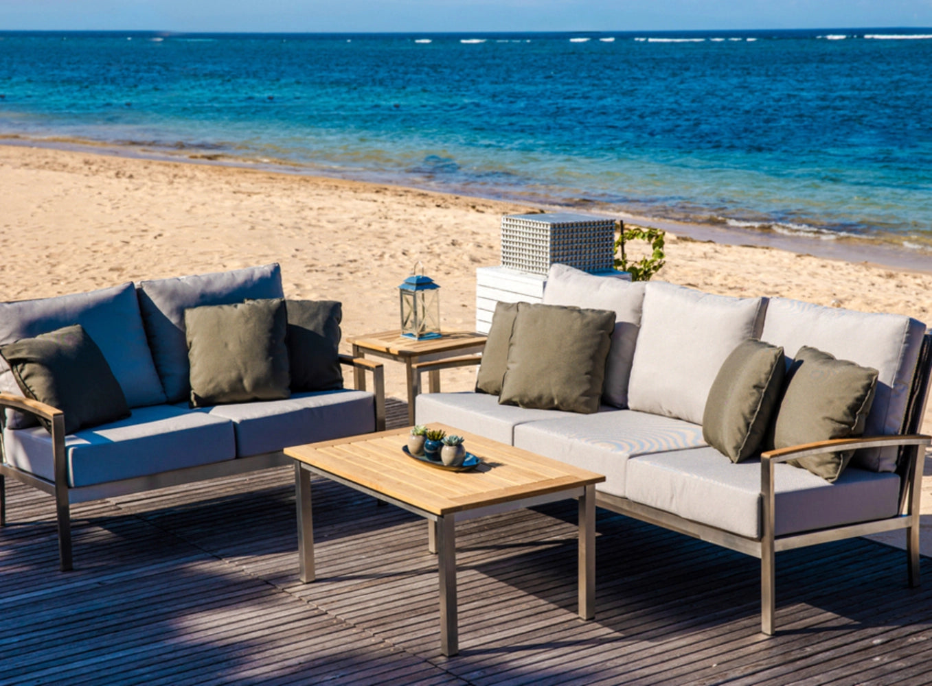 Avanti Sofa view 46