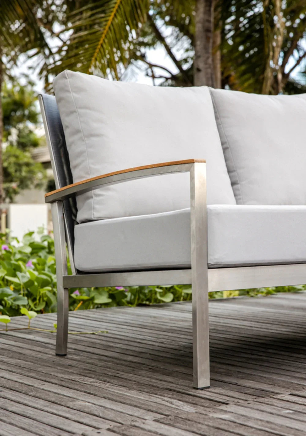 Avanti Sofa view 54