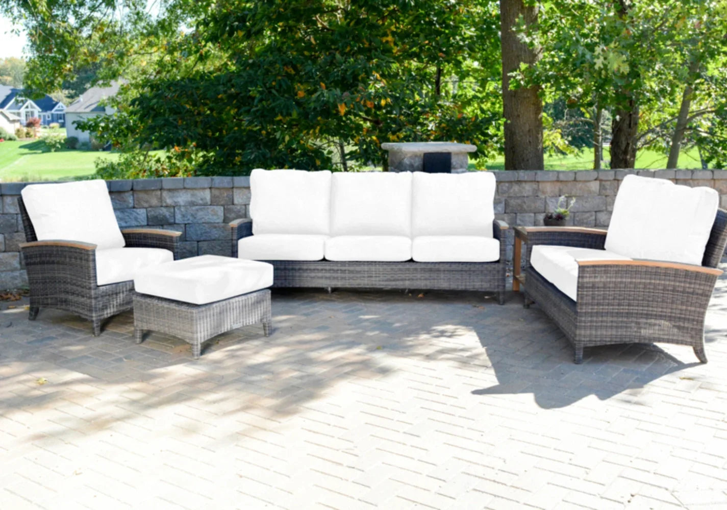 Bella Loveseat view 23
