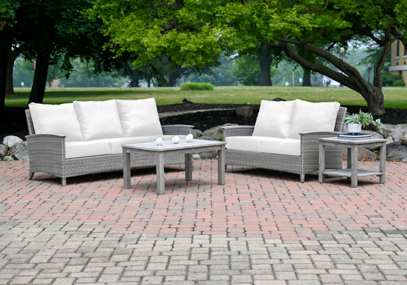 Bella Loveseat view 33