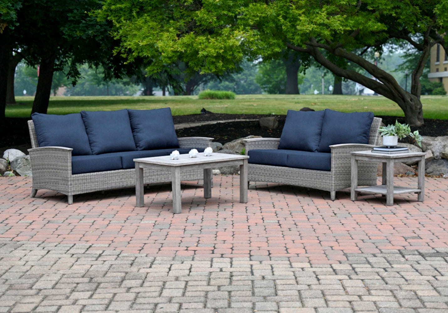 Bella Loveseat view 41