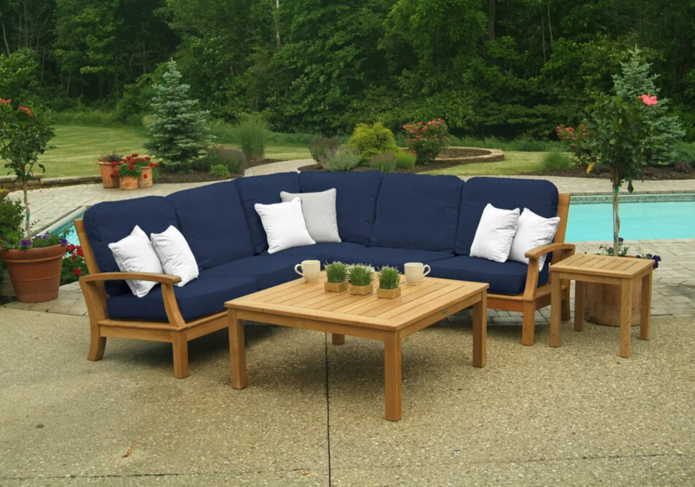 Monterey Right Arm Facing Loveseat Section view 18