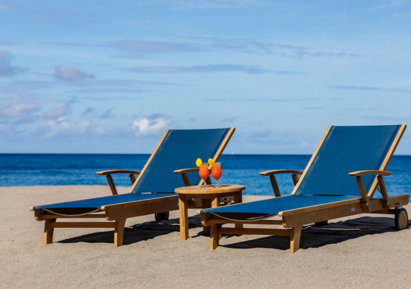 Riviera Chaise Lounge view 11