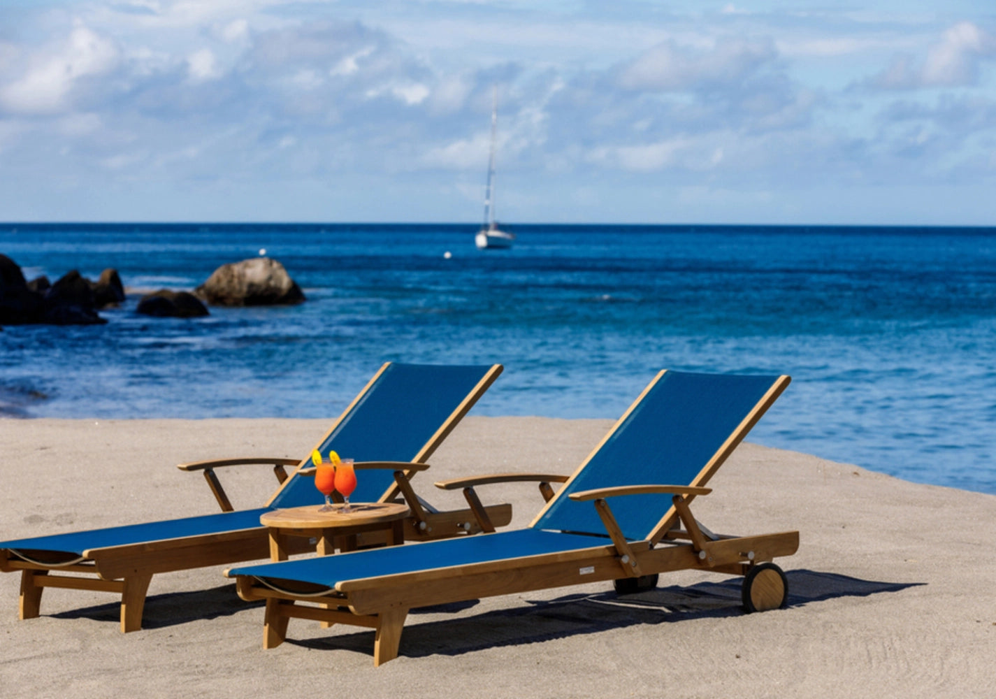 Riviera Chaise Lounge view 14