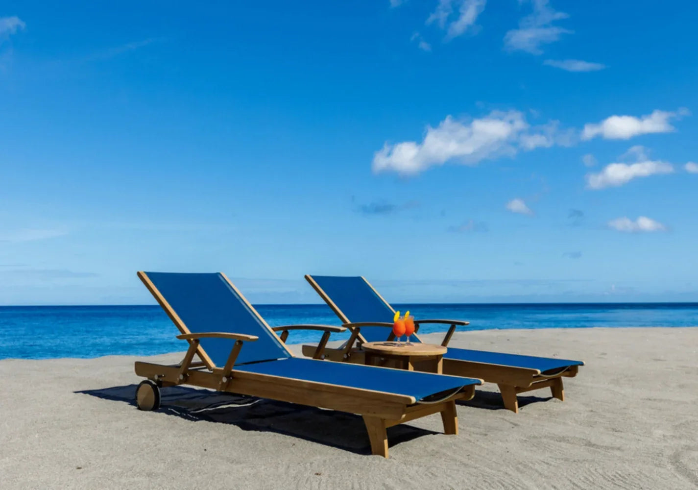 Riviera Chaise Lounge view 19