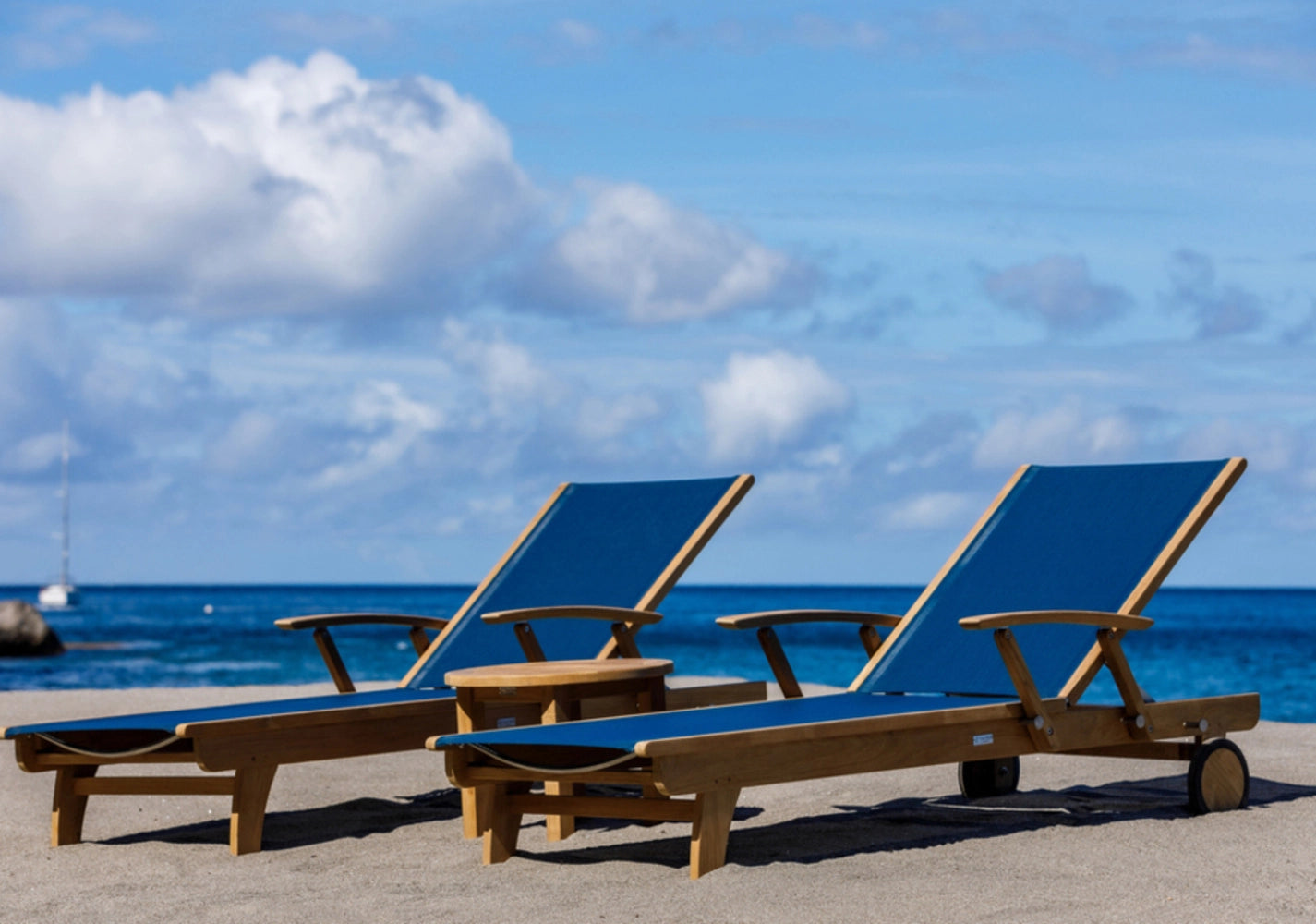 Riviera Chaise Lounge view 26