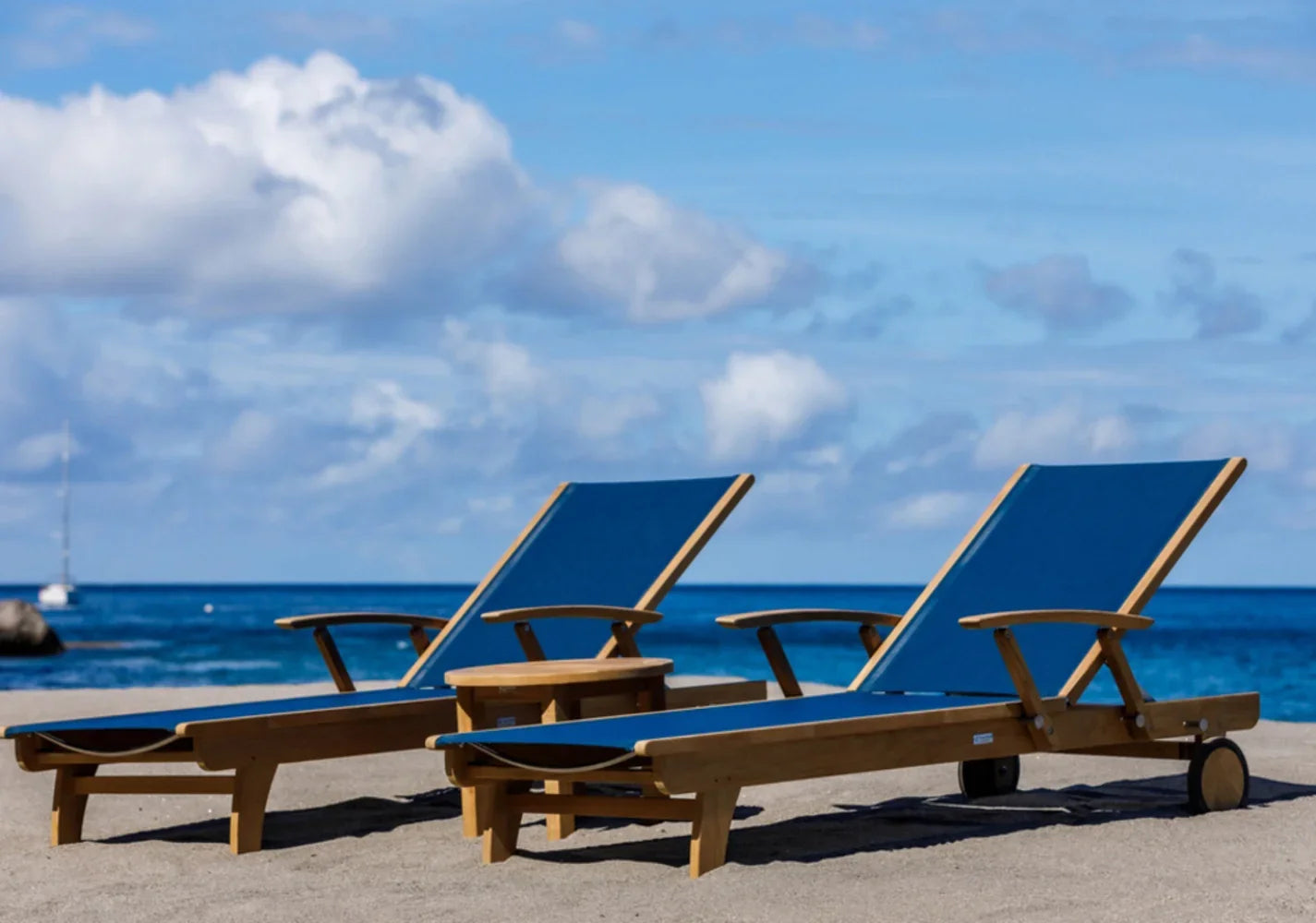 Riviera Chaise Lounge view 26