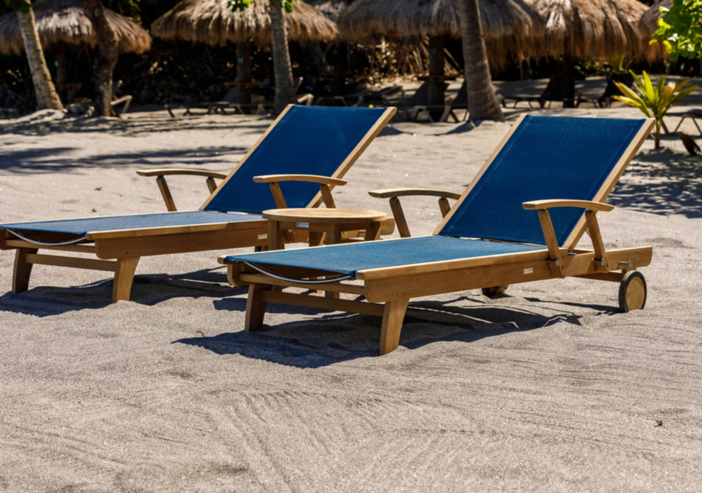 Riviera Chaise Lounge view 28