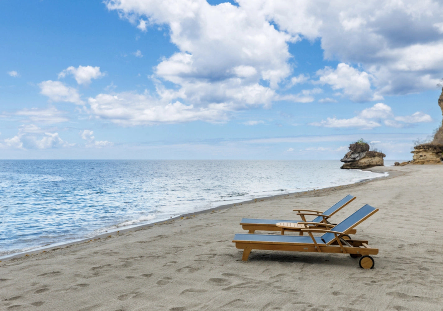 Riviera Chaise Lounge view 41
