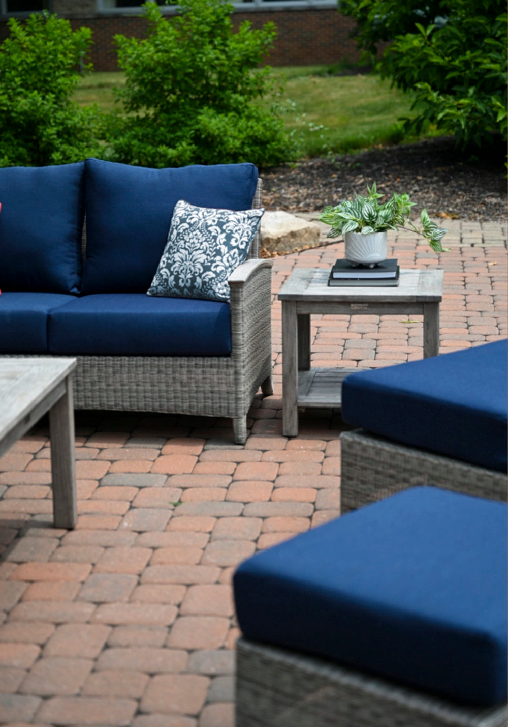 Shelburne 22" Side Table view 32