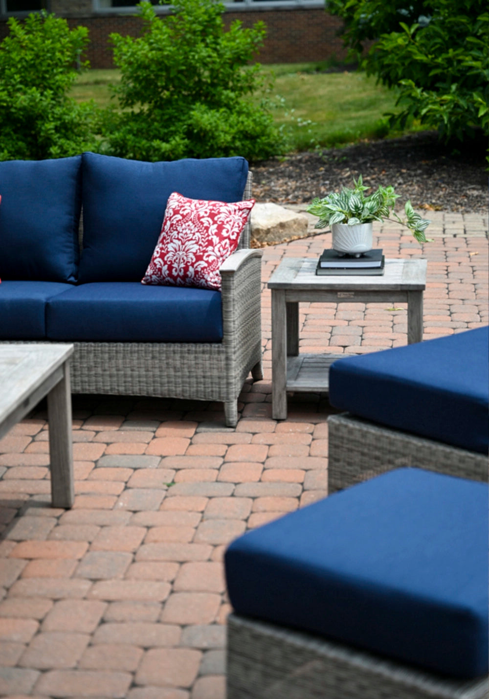 Shelburne 22" Side Table view 33