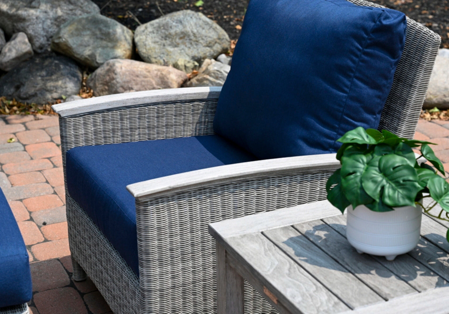 Shelburne 22" Side Table view 35