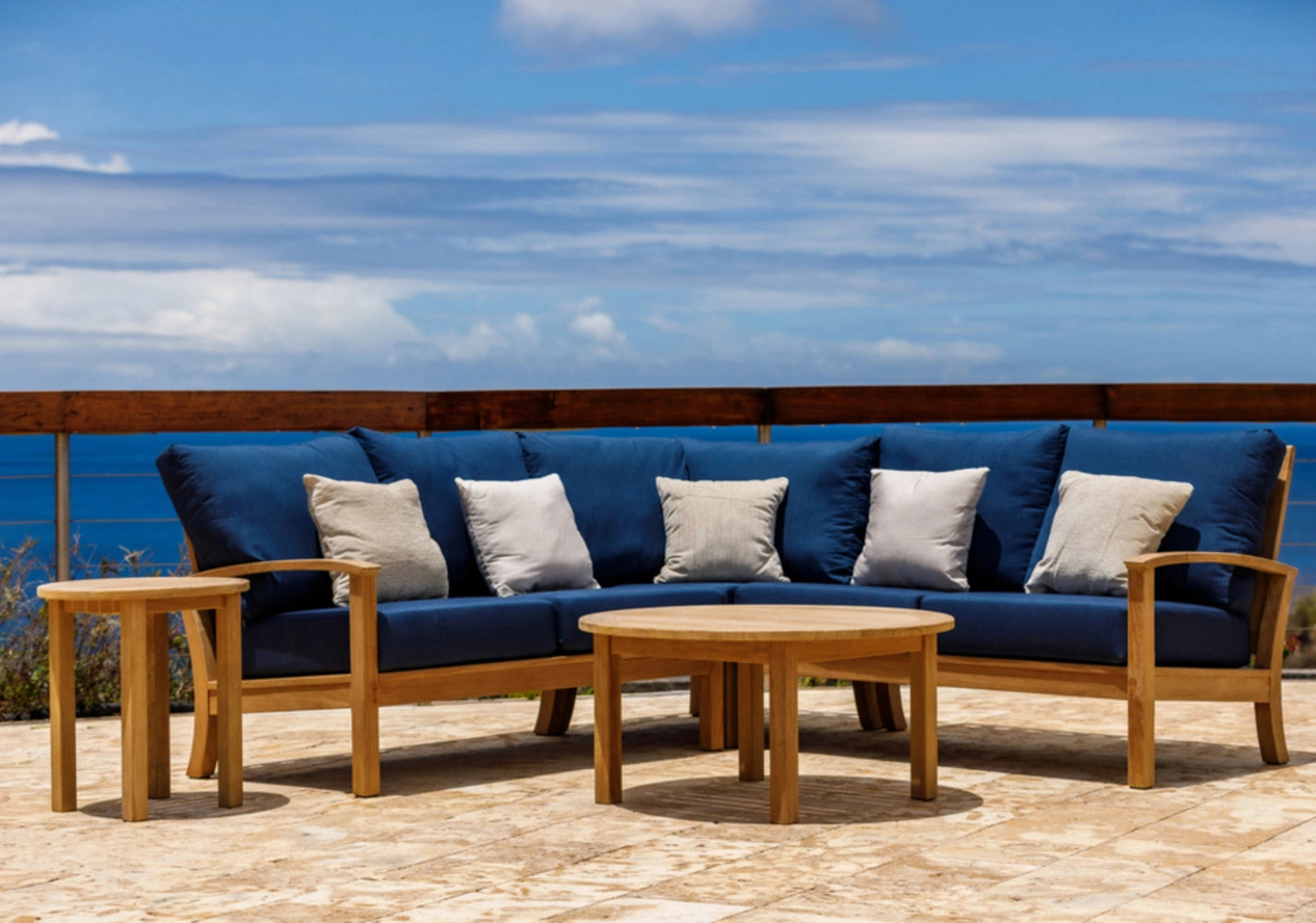 St. Lucia Right-Arm Loveseat Section view 31