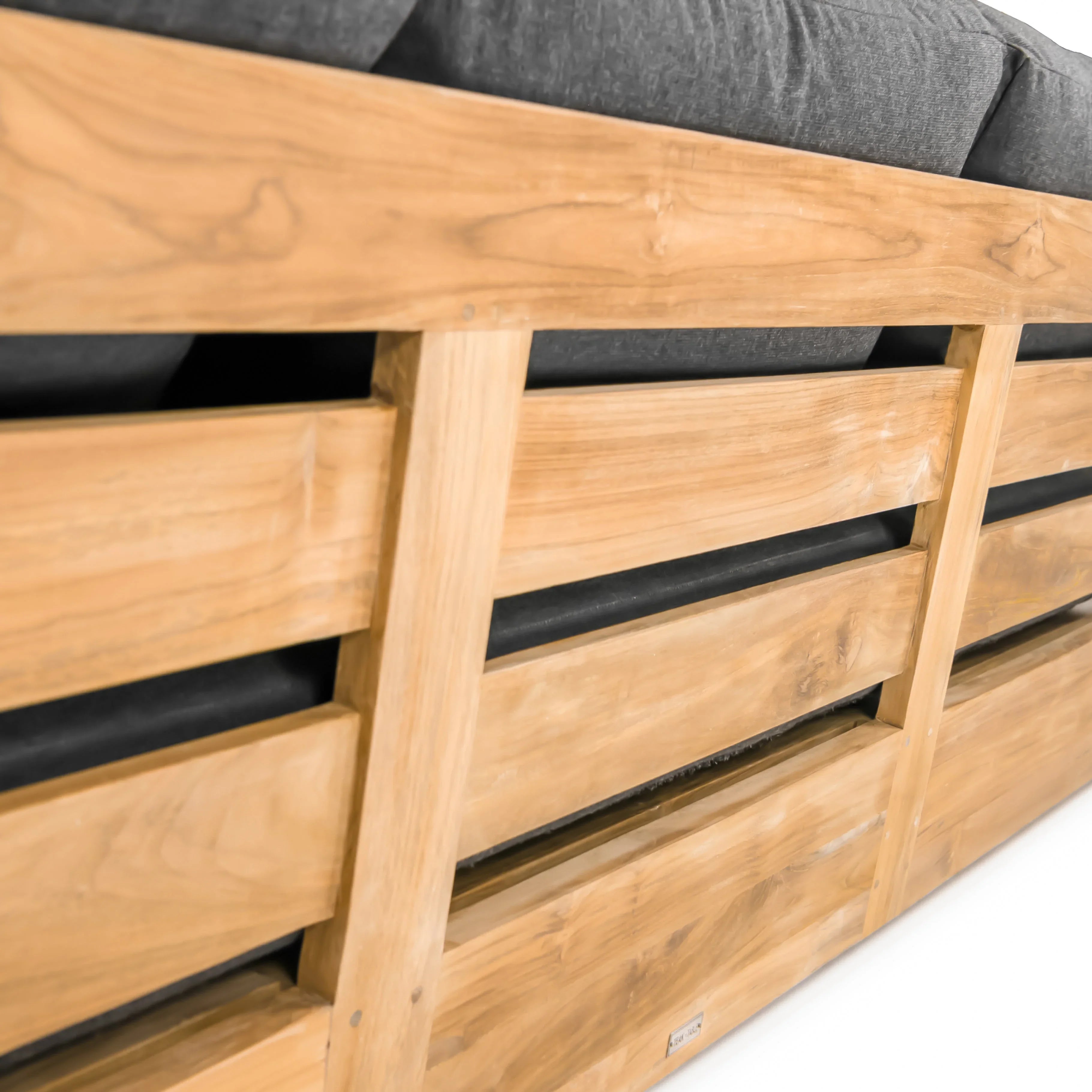 Caldas Sofa