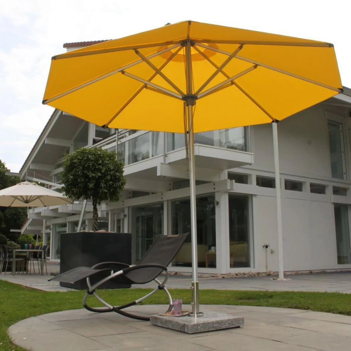 Hurricane 11.5' Round Aluminum Market Umbrella 4