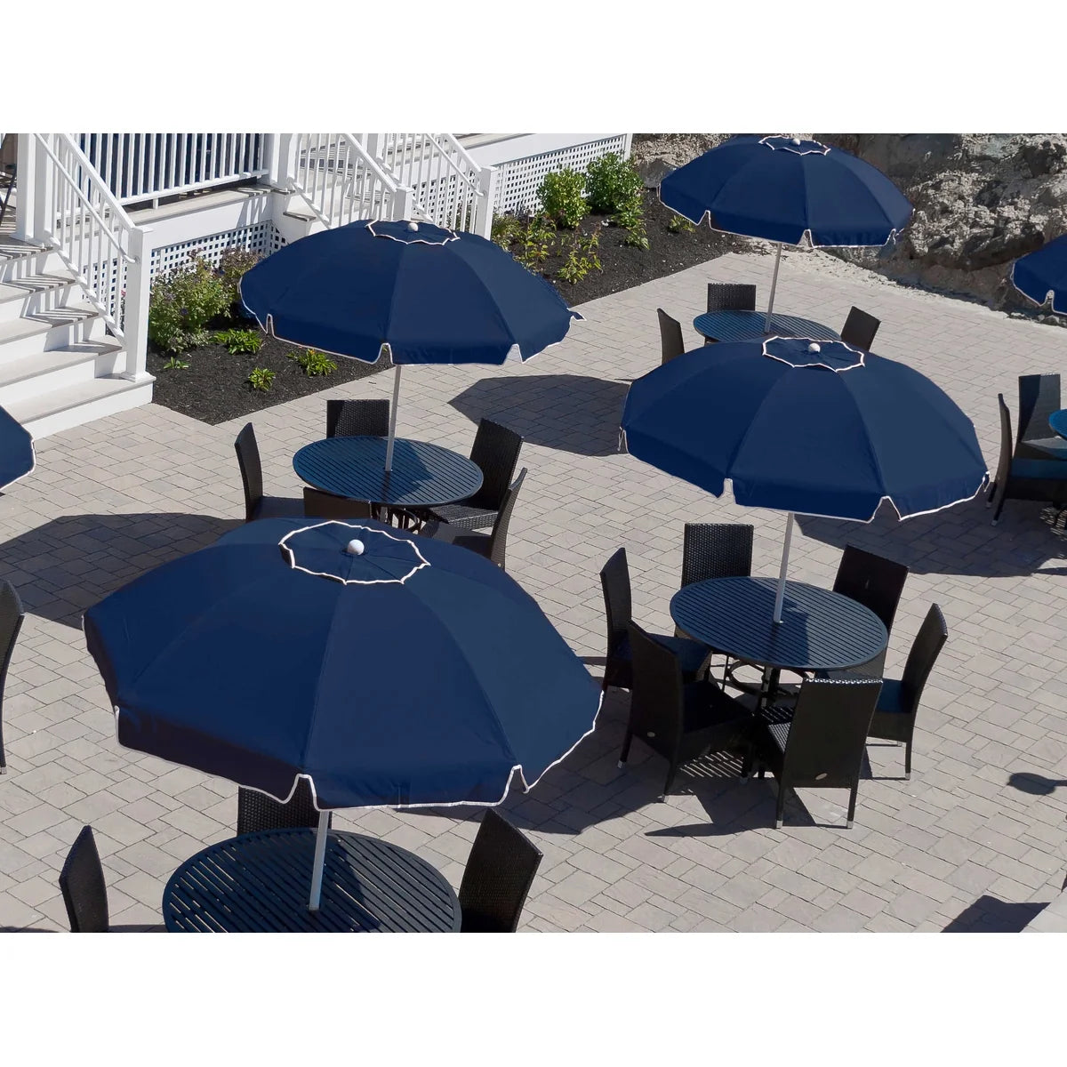 Catalina Aluminum 7.5' Manual Lift Patio Umbrella w/ Fiberglass Ribs 14