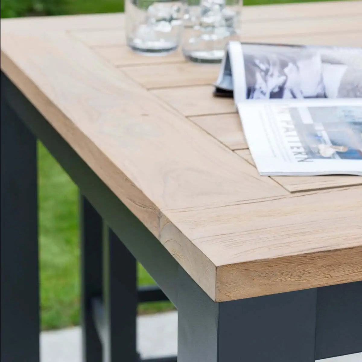 40-inch Elba Aluminum Bar Table With Teak Top