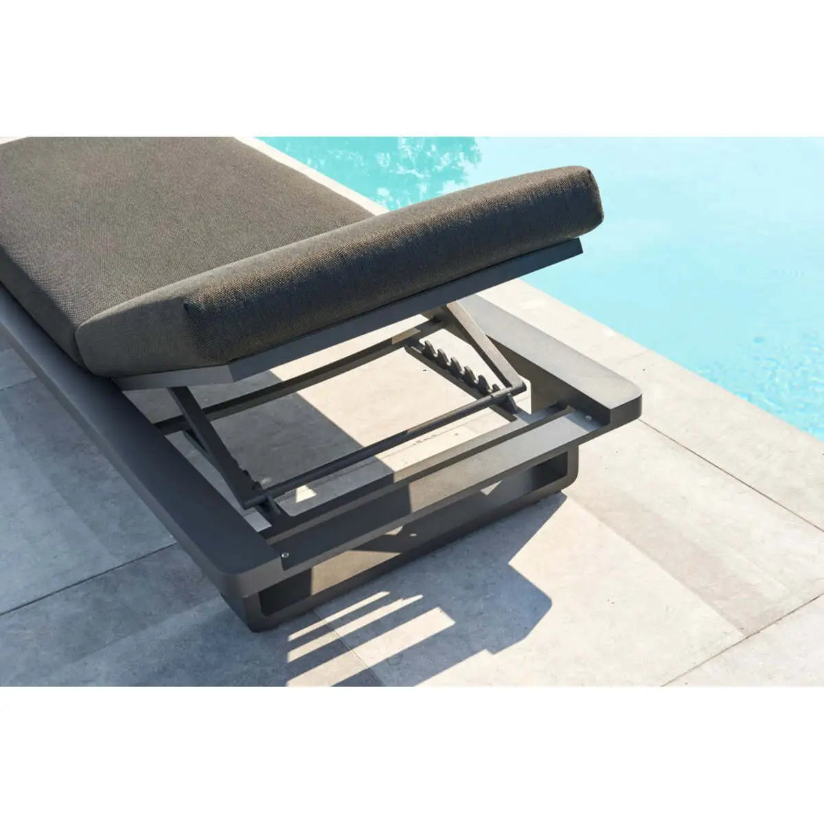 Fitz Roy Armless Chaise Lounge 0102-205NC by Kettler
