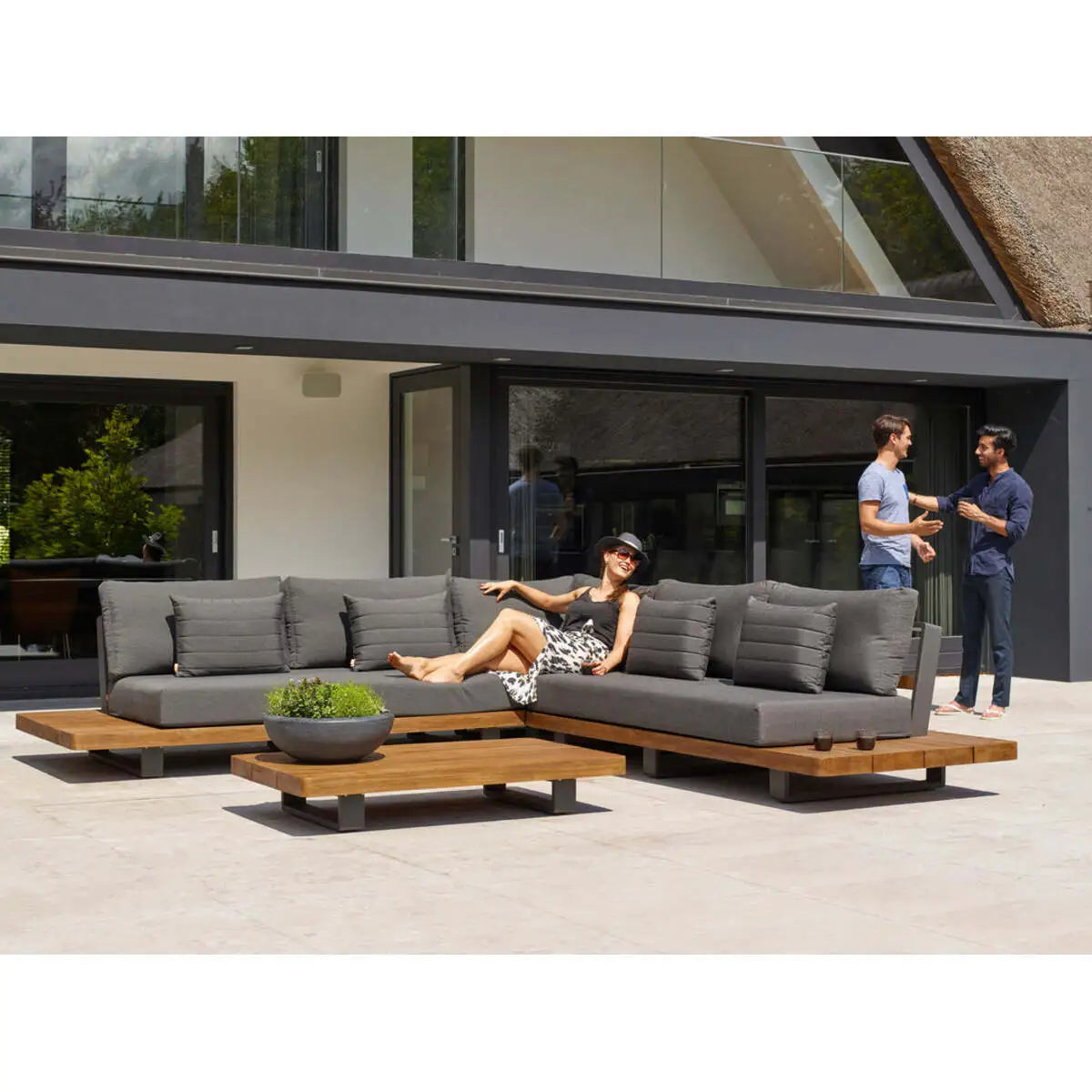 Fitz Roy Teak Corner Set