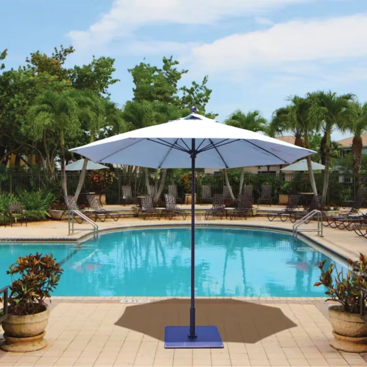 Galtech 735 9' Octagon Commercial Market Umbrella w/ Fiberglass Ribs Additional Image View 4