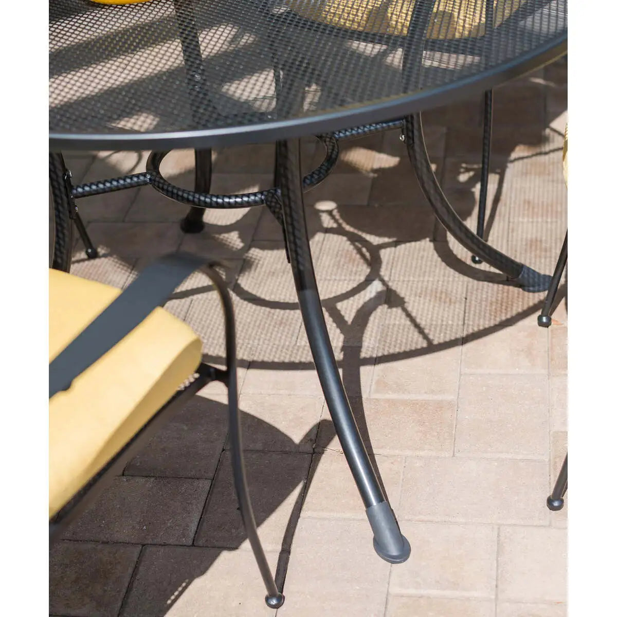 Henley 5-Piece Wrought Iron Mesh Dining Set (48-inch Table)